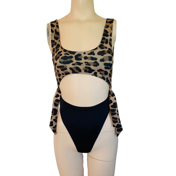 Nasty Gal Leopard Cutout One Piece Swimsuit - Picture 2 of 6